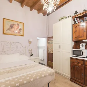 https://edo.it-tuscanyhotel.com