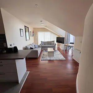 https://apt-washington-street-penthouse.hotel-killarney.com